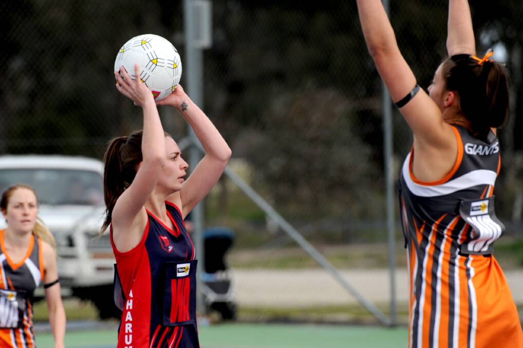 OPTIONS: Laharum's Melanie Russell looks to pass against Southern Mallee Giants earlier this month. Picture: SAMANTHA CAMARRI