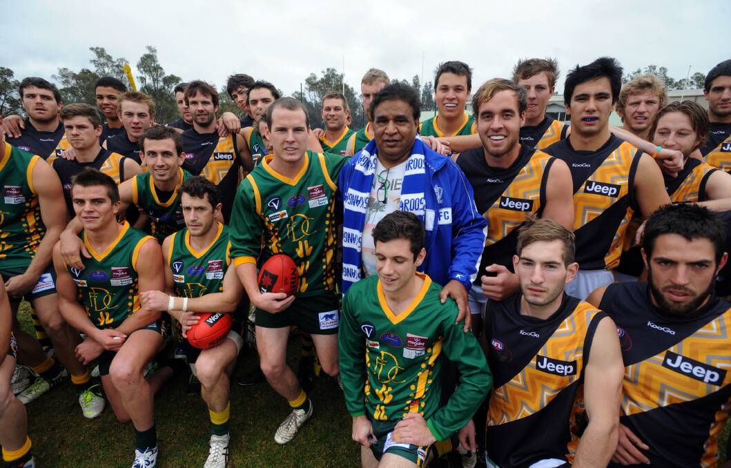 AS ONE: Dimboola and former Wimmera Football League side Horsham Diggers band together with Phil Krakouer in 2013. Picture: PAUL CARRACHER