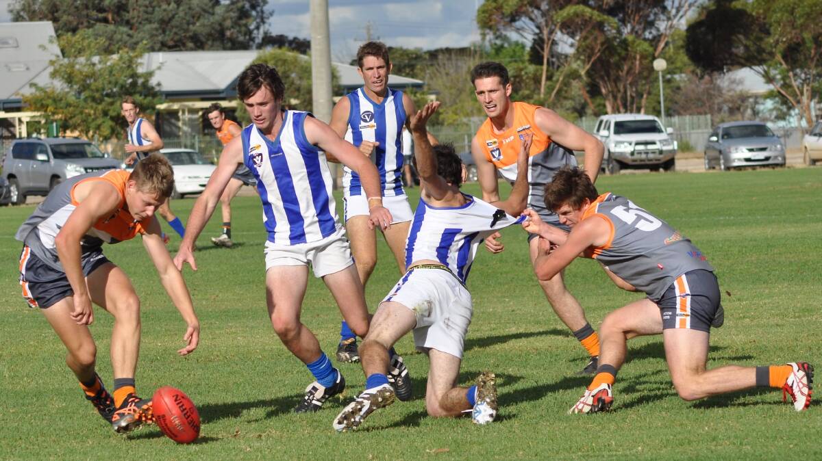TIME TO TUSSLE: Southern Mallee Giants will be vying for a top-two spot on Saturday, while the Roos will be keen to make it two wins from their past three matches as they look to surge into finals contention. Picture: CONTRIBUTED