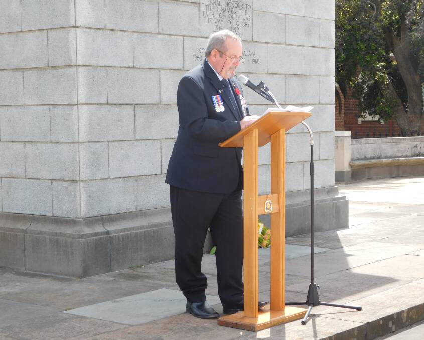 WE SHALL REMEMBER: Ararat RSL president, Frank Neulist, addressed the crowd that gathered at the town war memorial on Wednesday for the Remembrance Day ceremony. A minute's silence was held. Picture: MICHELLE DE'LISLE  