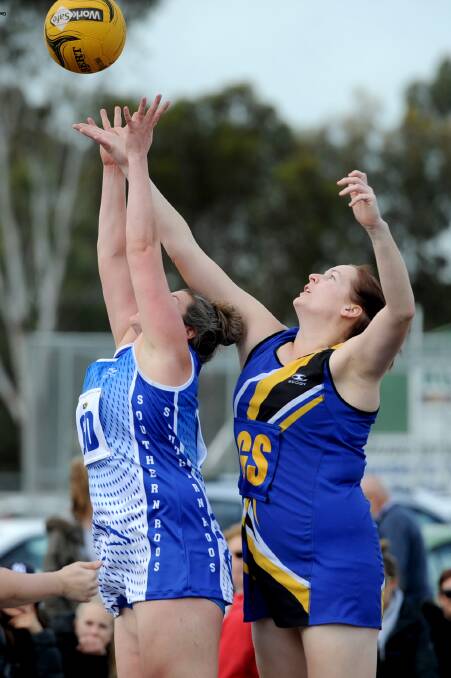DEFENCE: The Southern Mallee Giants are watching out for Natimuk United's shooter Shannon Couch who has been exceptional in goals. Picture: SAMANTHA CAMARRI.