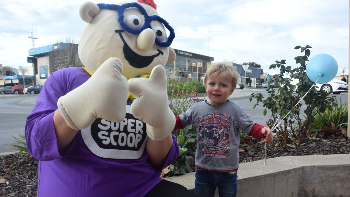 MAKING FRIENDS: Mail-Times mascot Super Scoop hangs out with Lochie Bird at The Exchange hotel in Horsham on Friday. Picture: DAINA OLIVER