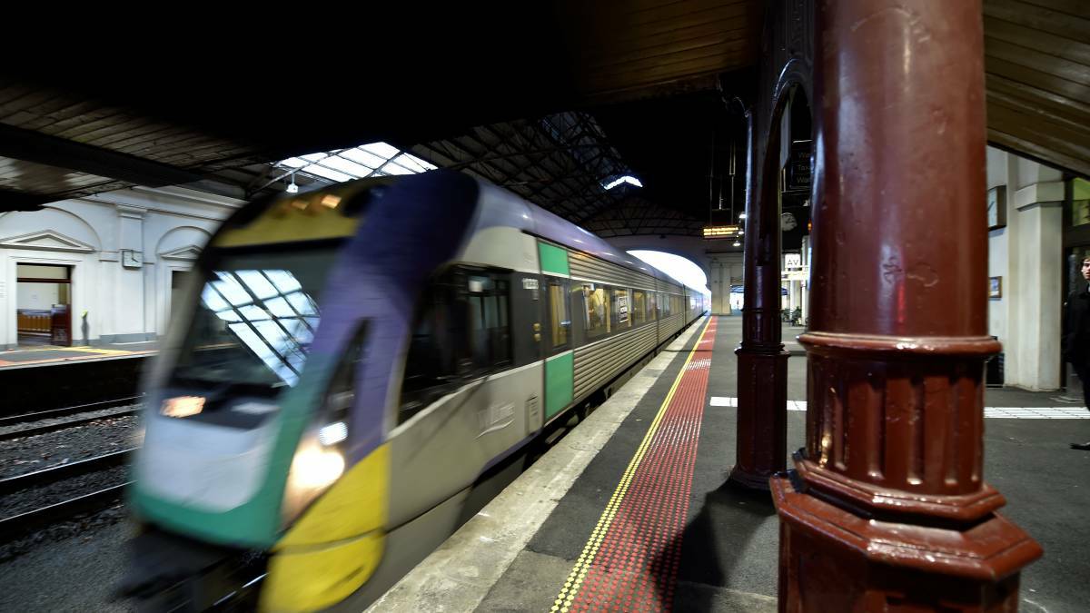 Transport Minister to consider passenger rail study