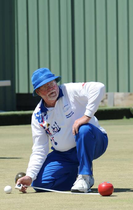 MEASURE: Alec McIvor bowling in the Sunnyside vs Horsham City game in round seven of the Wimmera Bowls Division. Picture: OLIVIA PAGE