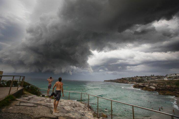 WEATHER: A big storm hits Tamarama Beach in the early evening, on 9 January 2018. Photo: Jessica Hromas