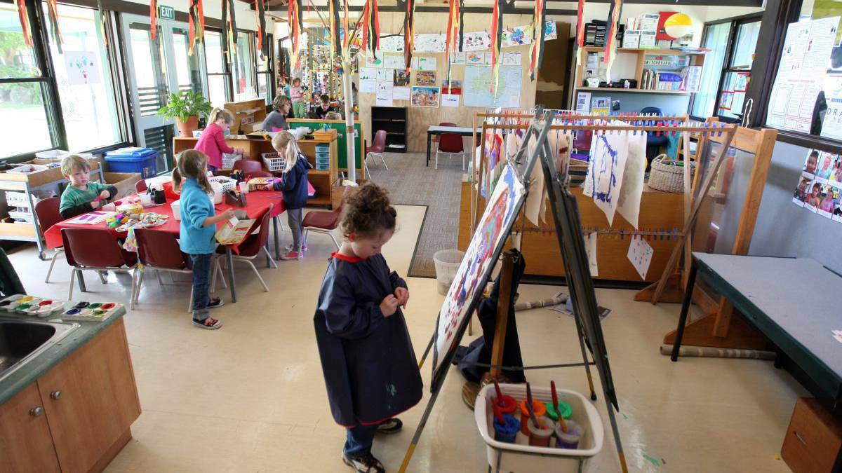 A Producitivity Commission report into childcare states 15 hours of kindergarten a week is essential to boosting preschool participation, supporting children’s development and improving school readiness. 