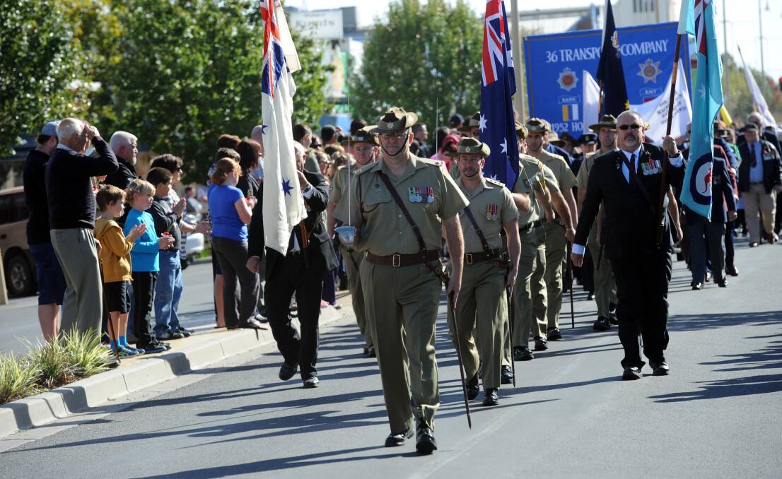Major David Ellis and Captain Graeme Cox lead Horsham Anzac march. 