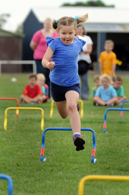 Lexi Wade competing in Horsham West Primary School sports. 