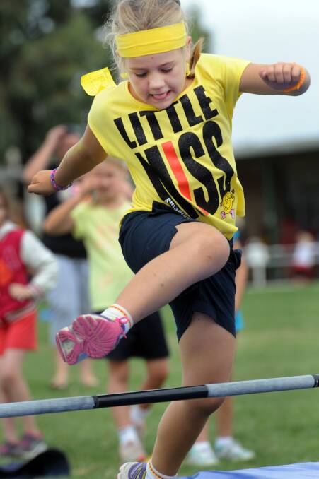 Charlie Henry competing in Horsham West Primary School sports. 