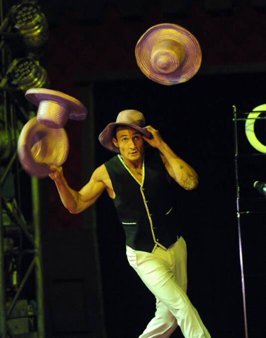 Ricardo de Araujo, Latin juggler from Brasil. Silvers Circus at Horsham Showgrounds. 
