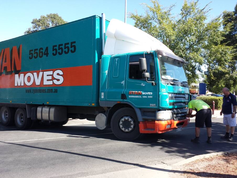 The stuck truck in Darlot Street, Horsham. Pictures: EMMA D'AGOSTINO
