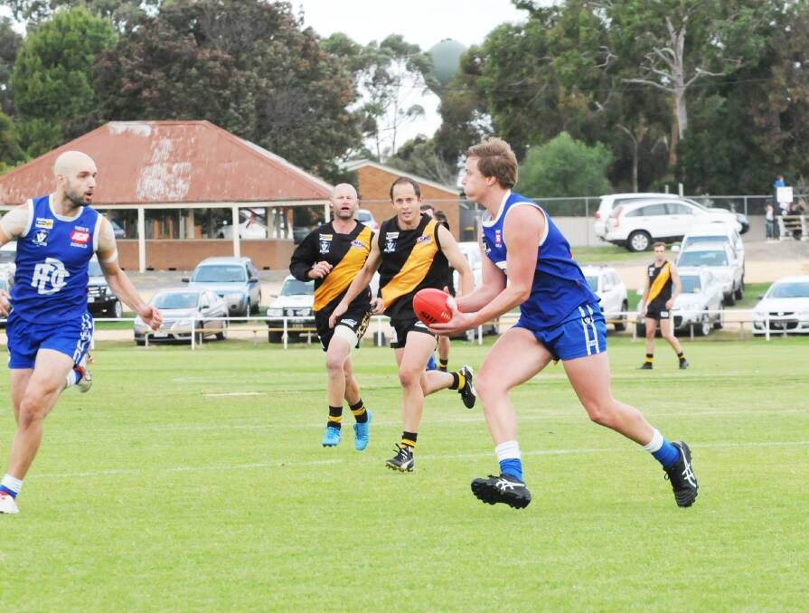 Chris Proctor handles the ball for Donald in round four. Picture: BULOKE TIMES