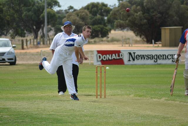 BOWL: Donald's Caeleb Leith bowls during the B Grade semi-final against Jeffcott. Leith took 4-22 in the semi-final win. Picture: BULOKE TIMES