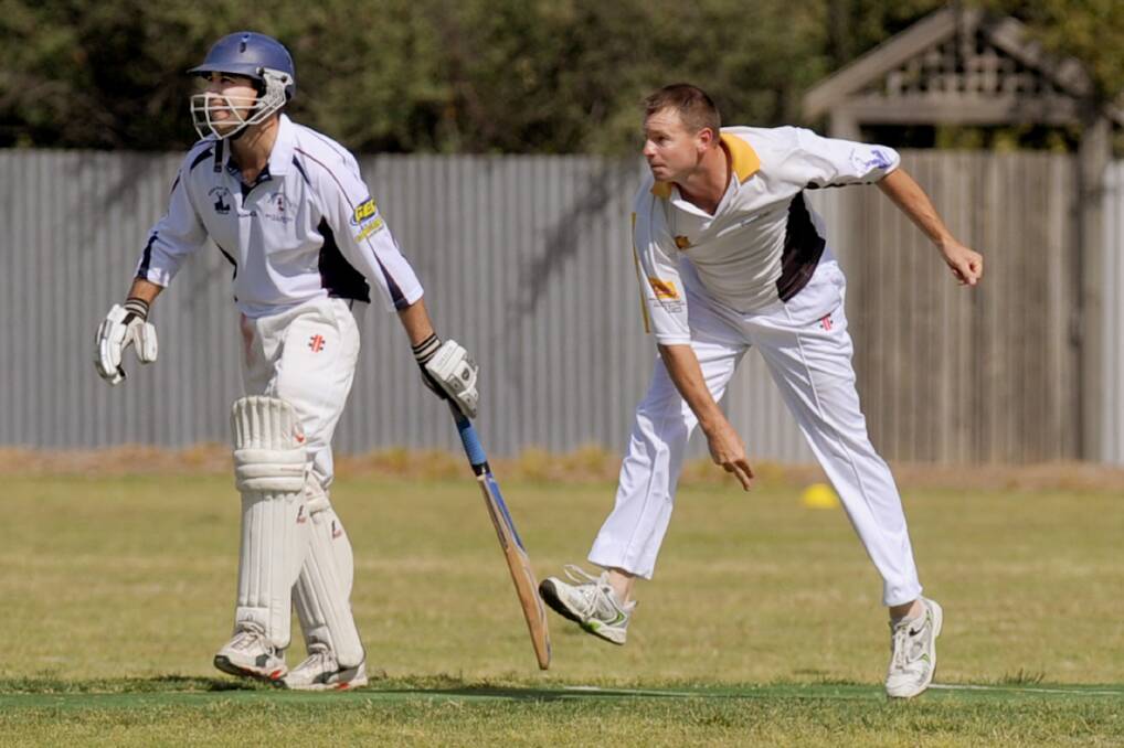 Jung Tigers David Puls bowls during his side's comfortable win over Bullants on Saturday.   Picture: SAMANTHA CAMARRI