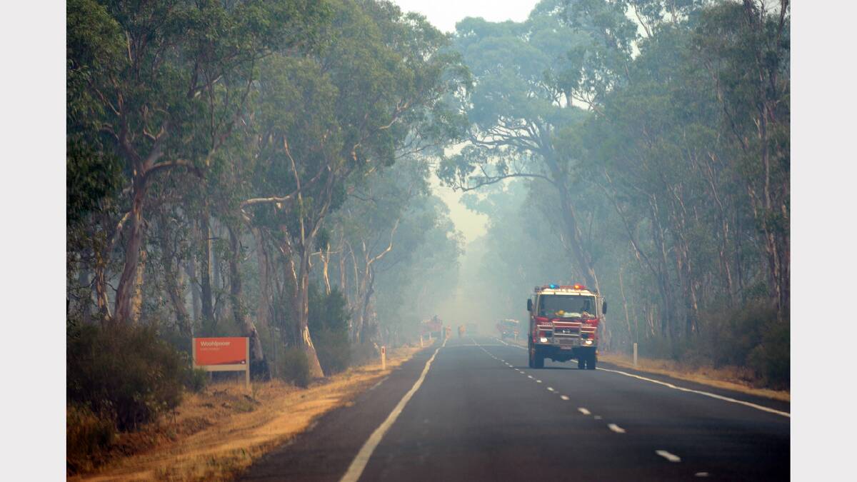 Grampians fire in the Victoria Valley. Woohlpooer 