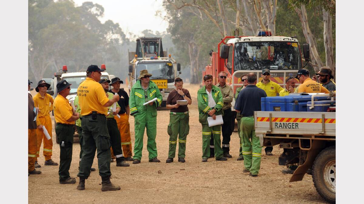 Grampians fire in the Victoria Valley. Staging area at Mooralla. 