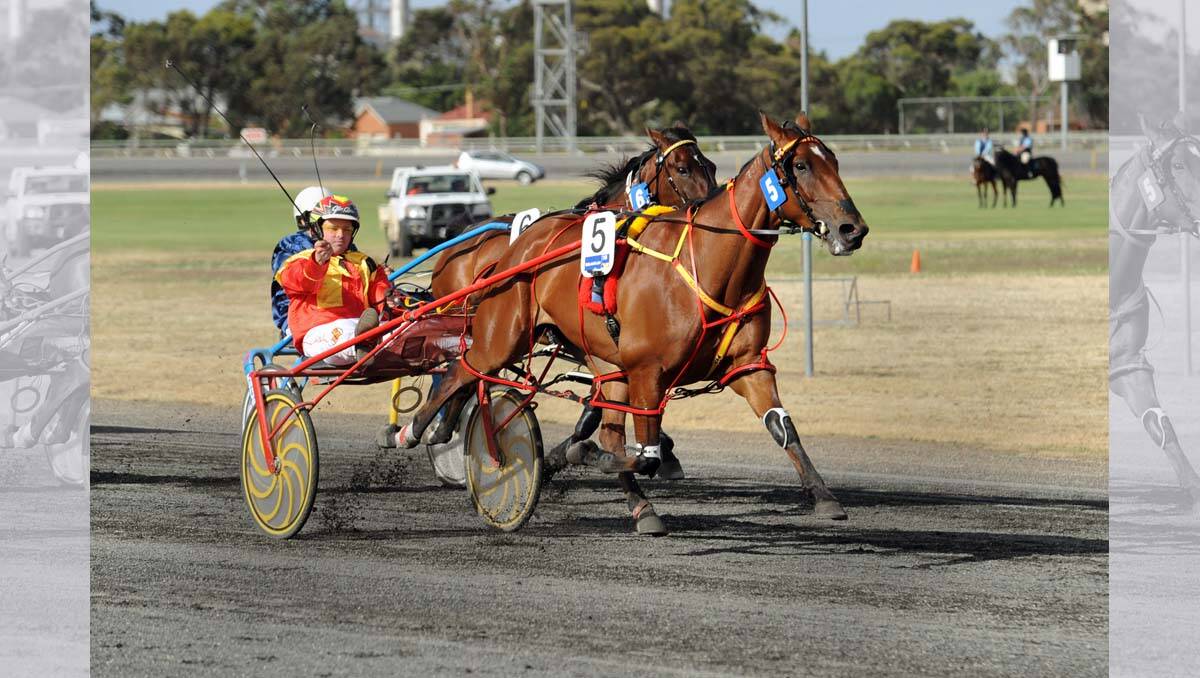 No 5, Keayang Steamer, driven by Glen Craven, beat Smoken Up, Lance Justice, to win the 2014 Horsham Pacing Cup. 