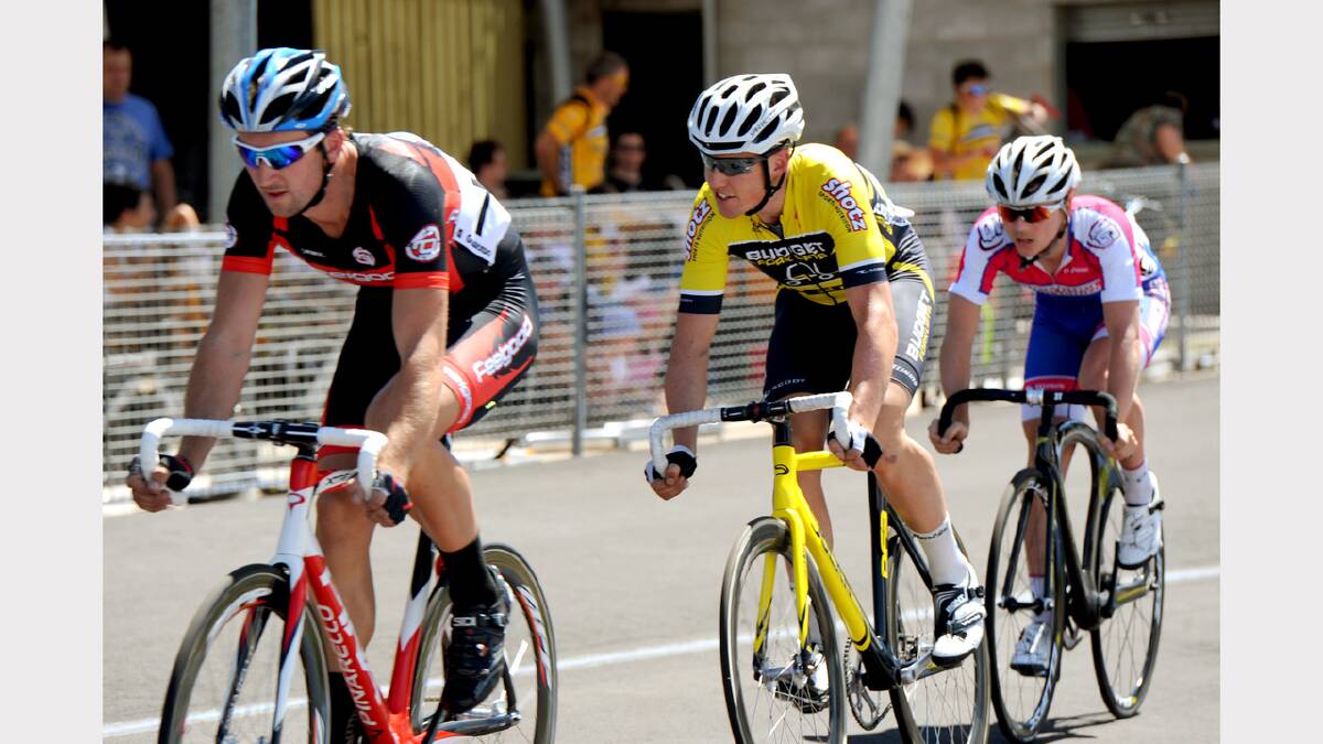 BACK AGAIN: Sam Witmitz, middle, competes at last year's Horsham Cycling Carnival. Picture: EMMA COUTTS