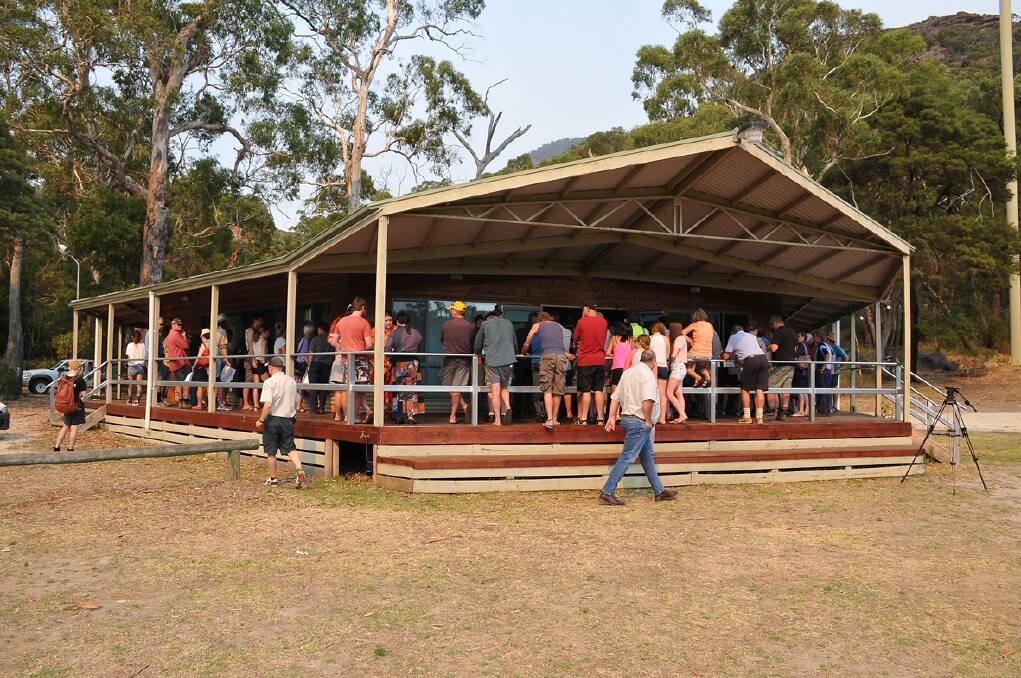 INFORMATION: The Halls Gap Recreation Centre is packed to overflowing at a community meeting on Friday morning. Picture: STAWELL TIMES-NEWS