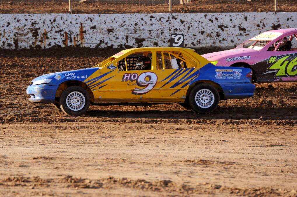 REVVED UP: AMCA Country Cup action will continue at the Blue Ribbon Raceway tomorrow night. Picture: SAMANTHA CAMARRI