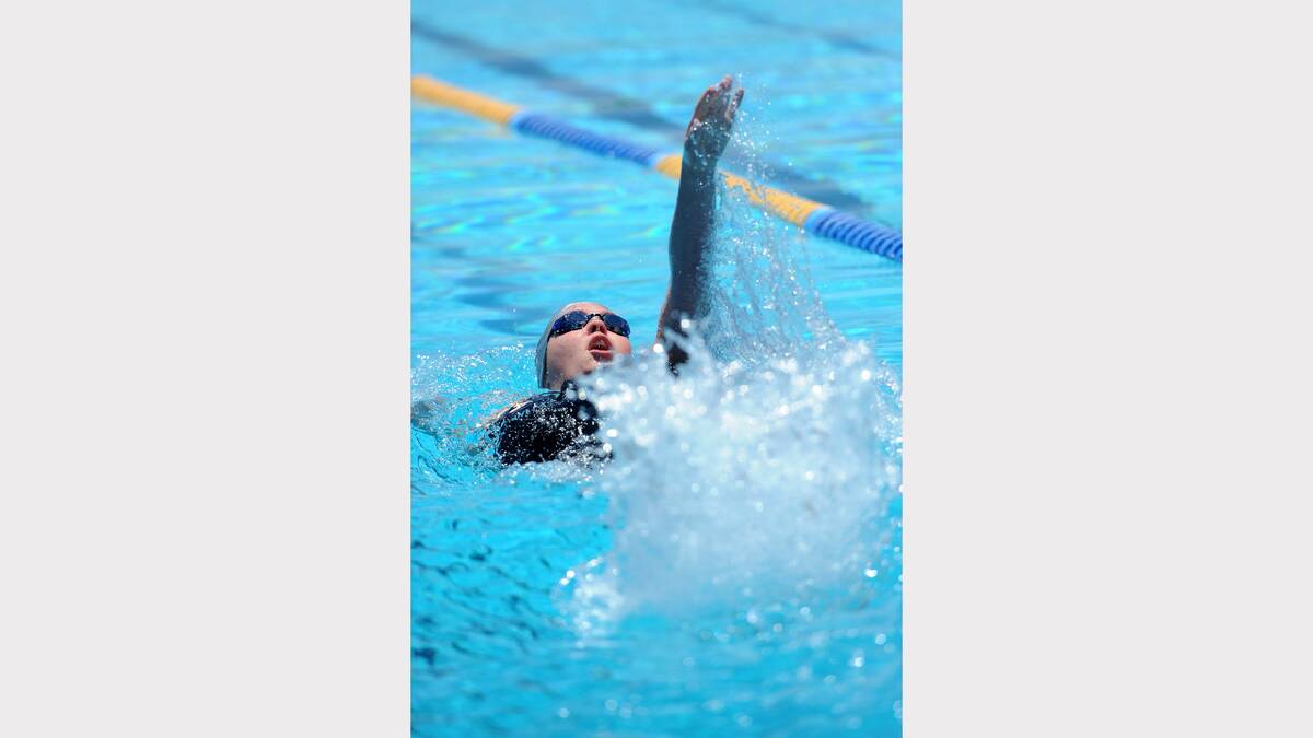 BACKSTROKE: Horsham Swimming Club’s Tayla Nargorcka in action.