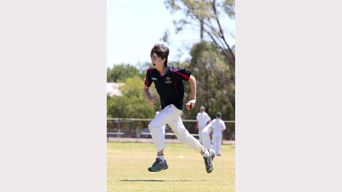 ON THE MOVE: Horsham's John Doil during the Under-14 Country Week competition at Nhill. Picture: THEA PETRASS