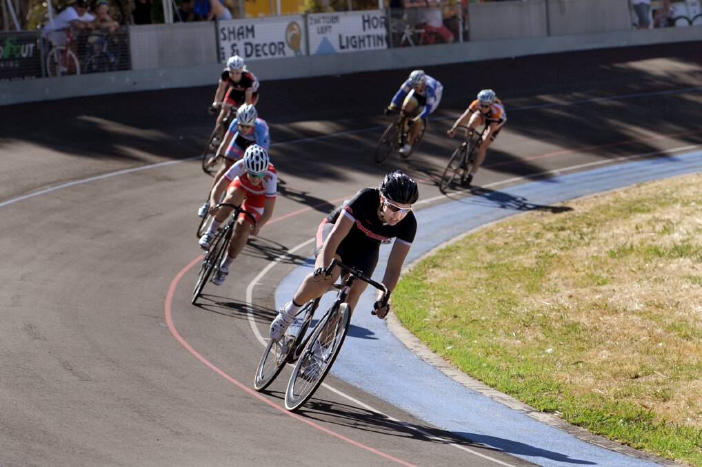 HEADER: Imogen Jelbart, of Bendigo and District Cycling Club is in the lead of The Godfrey Family Women's Omnium.