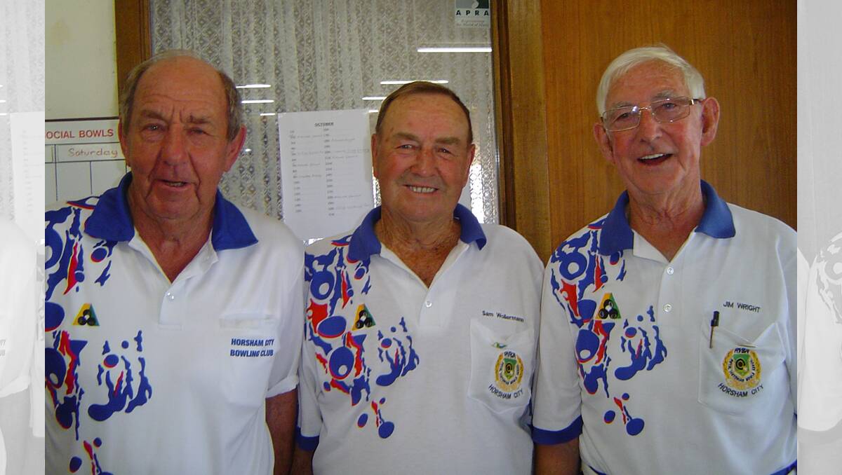WINNERS: Bowls Victoria representative Geoff Gloury awarded Sam Wollermann and Jim Wright with super veteran badges.