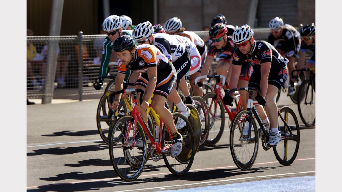 FOCUS: Sam Johnson of Brunswick Cycling Club leads the pack during the Horsham Cycling Carnival at the Horsham Velodrome on Friday. Johnson won the open men’s Victorian Elimination Championship. Picture: SAMANTHA CAMARRI