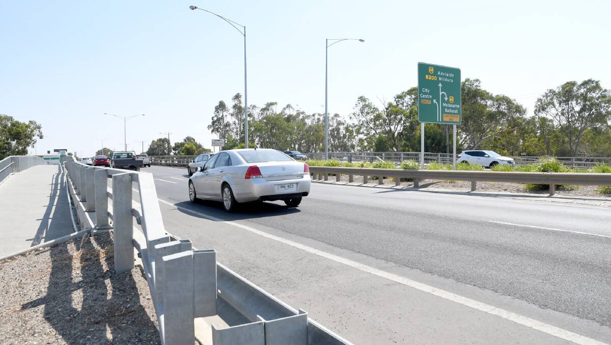 TRAFFIC: The only vehicle bridge in Horsham on Stawell Road. Picture: FILE