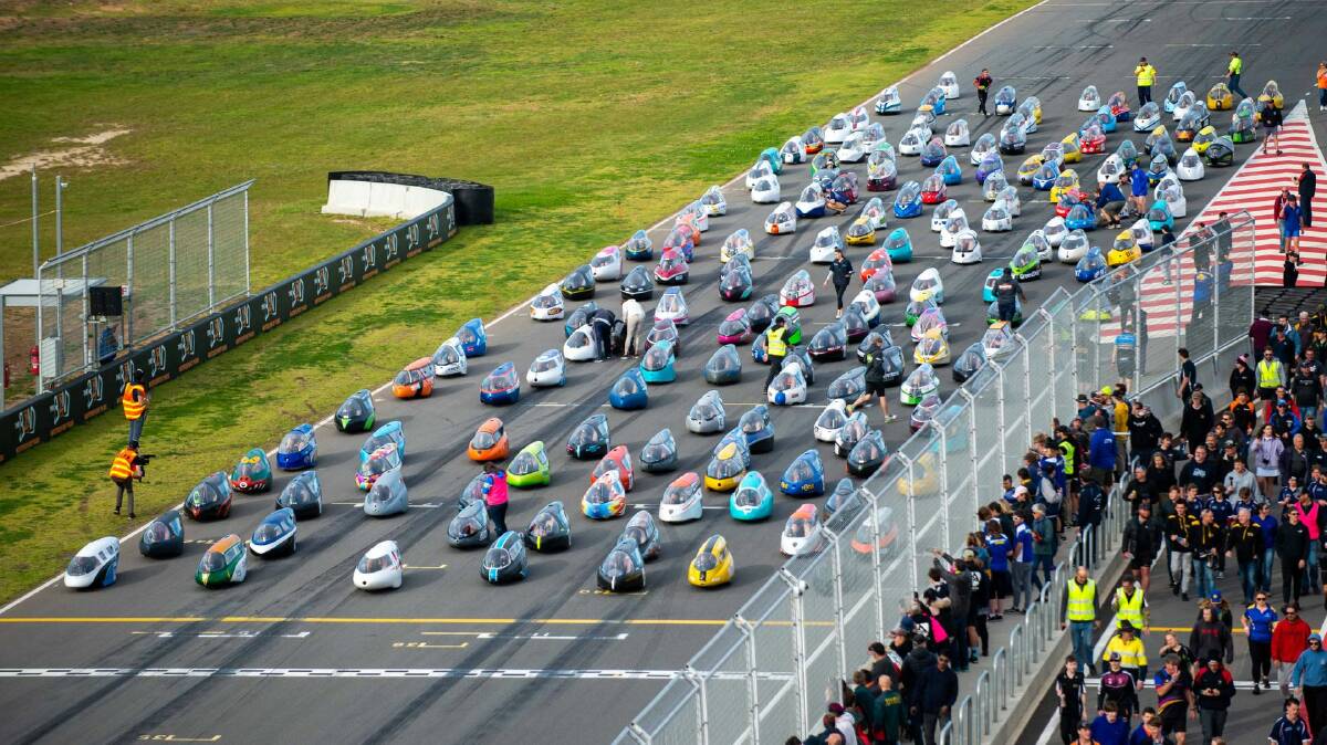 GET SET: The massive field of 181 racers on the track at Tailem Bend on May 23. Picture: CONTRIBUTED