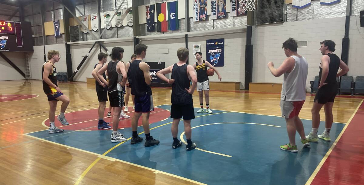The Horsham Hornets' men's CBL squad prepare for its South Australian road trip at training on Tuesday, October 24. Picture by Lucas Holmes 