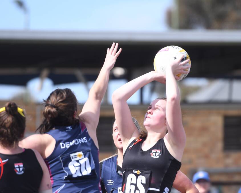 Horsham Saints' goal shooter Jorja Clode has been selected as a training partner for the Bendigo Strikers' 23 and Under VNL squad for the 2024 season. Picture by Lucas Holmes