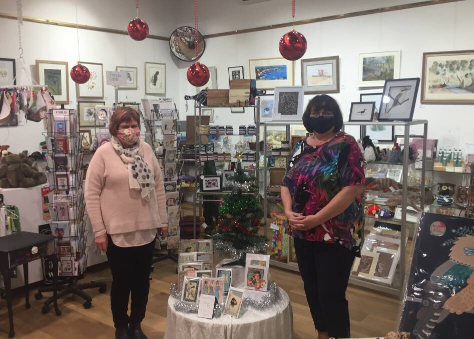 IT'S BEGINNING TO LOOK...: Horsham Makers Gallery secretary Elizabeth Minne and co-ordinator Tricia Arber hope they can be the Wimmeras Santa Claus for Christmas 2020. Picture: ALEXANDER DARLING