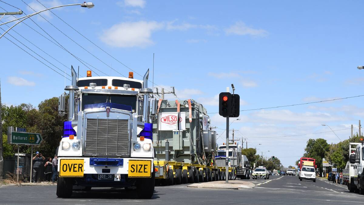 SHARING THE LOAD: The Superload at the McPherson and Baillie streets intersection in Horsham when it passed through on Tuesday afternoon. Picture: SAMANTHA CAMARRI