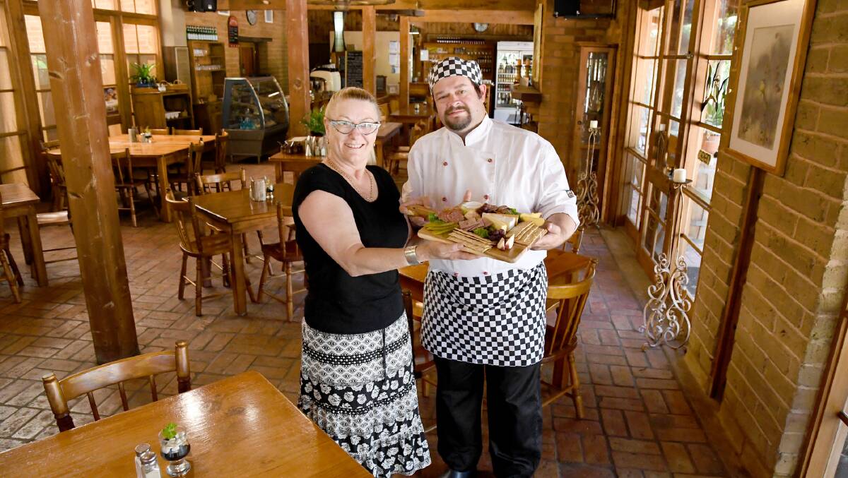 INN-EXPERIENCED PEOPLE: The Wander Inn owner Vicki Plunkett, and chef Rodney Thompson. Picture: SAMANTHA CAMARRI