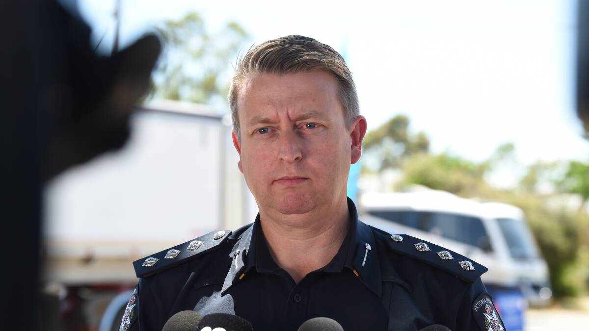 Ballarat area commander Inspector Dan Davison faces the cameras in Lexton.