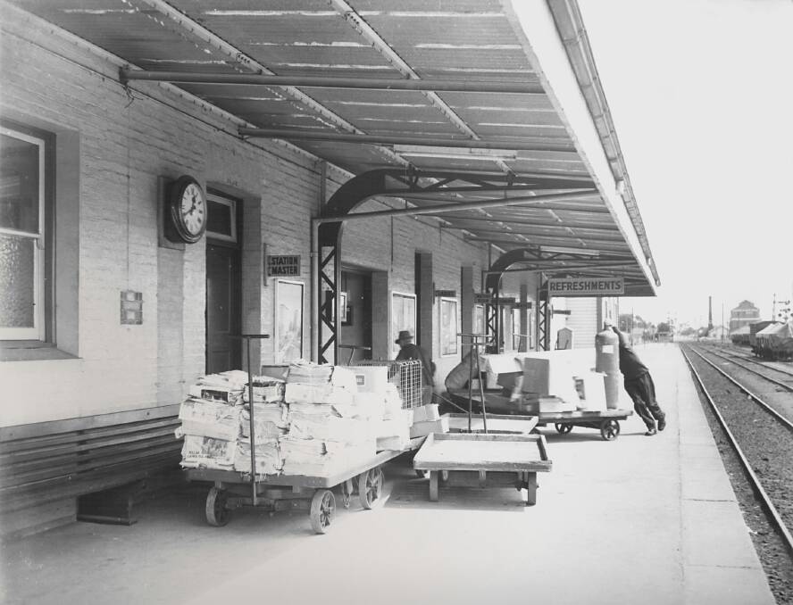 HISTORY: Horsham Railway Station showing sign to refreshment rooms at Western end of building, 1967. Picture: HHS 009532