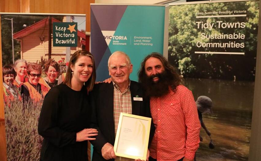 WINNER: Lowan MP Emma Kealy, Gary Aitken and Gardening Australia's Costa Georgiadis. Picture: CONTRIBUTED
