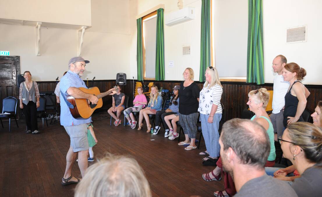 James Rigby leads a community workshop at the Rupanyup Dirt Music Festival on Saturday. Picture: CARLY WERNER