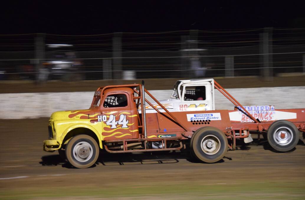 ROLLING: Fletch Mills powers along the pole line in Queens Birthday V8 Truck action. Picture: M&L Speedway Photography