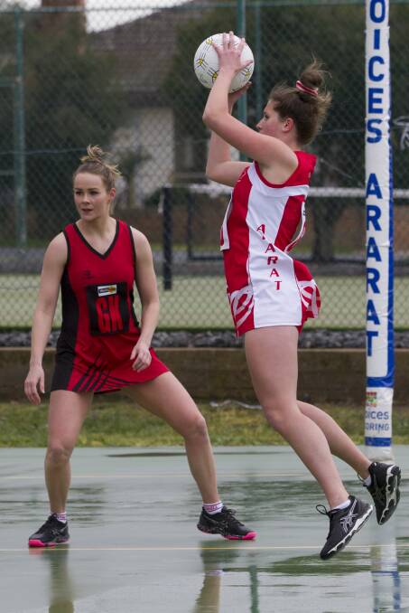 Delaney McLoughlan gathers the ball in Ararat's Rd 16 clash against Stawell. Picture: PETER PICKERING