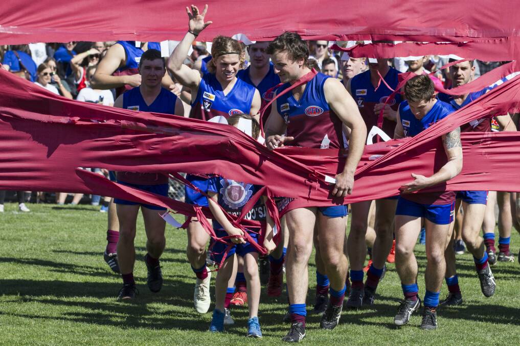 Horsham runs out for the 2018 grand final. 