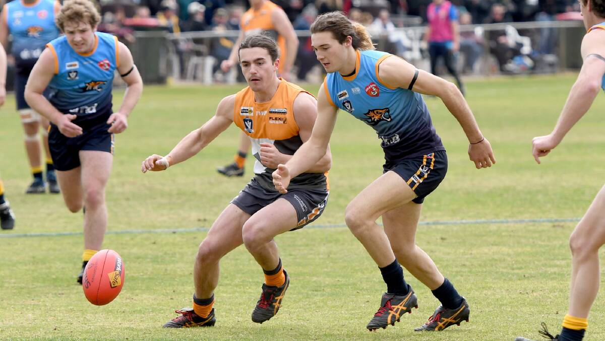 Harry Wheaton competes for the ball during the 2018 reserves elimination final. 