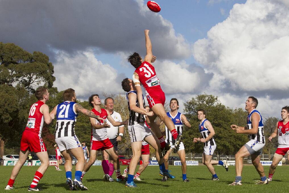 Xavier Vearing wins the ruck contest against Minyip-Murtoa in 2013.