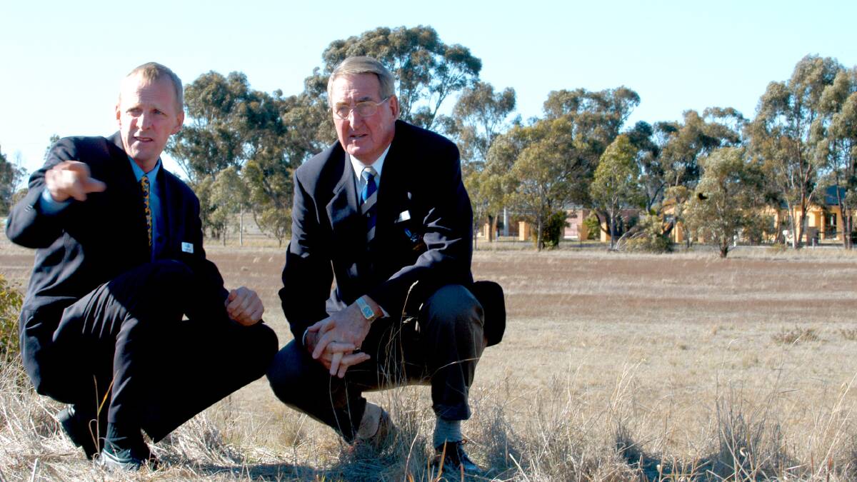 Chris Buwalda and former Horsham Golf Club president at the site of the proposed resort in 2005. 