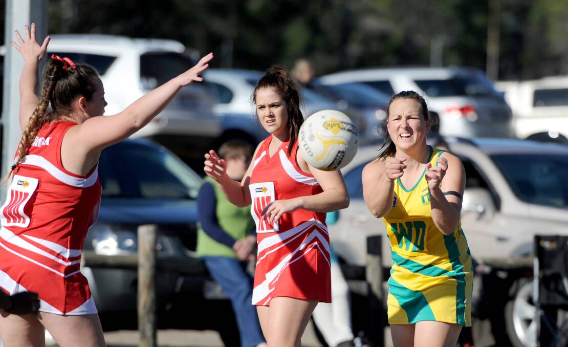 Tahlia Avery gets a pass away against Ararat in 2015. Picture: SAMANTHA CAMARRI