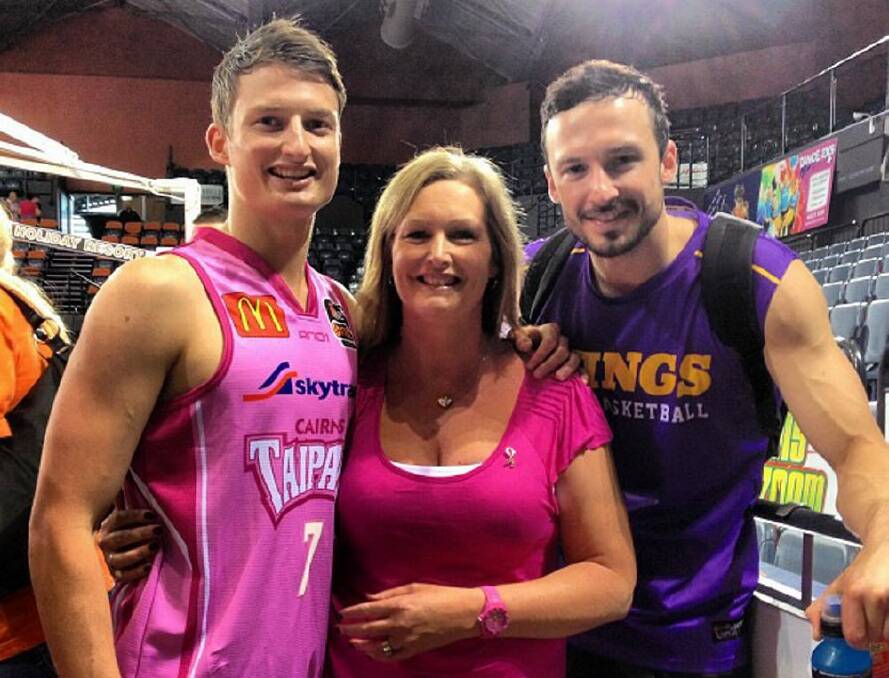 Shaun, mother Julie and brother Aaron Bruce in 2012.