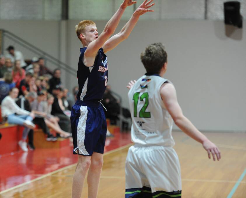 Jeremiah McKenzie shoots a three. A big weekend of basketball will all tip-off with the Hornets taking on Ararat on Friday night. Picture: RICHARD CRABTREE