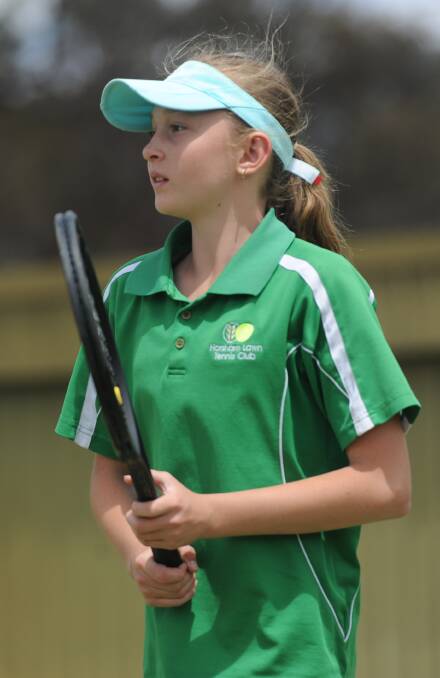 Tahlia playing for Horsham Lawn in pennant action.
